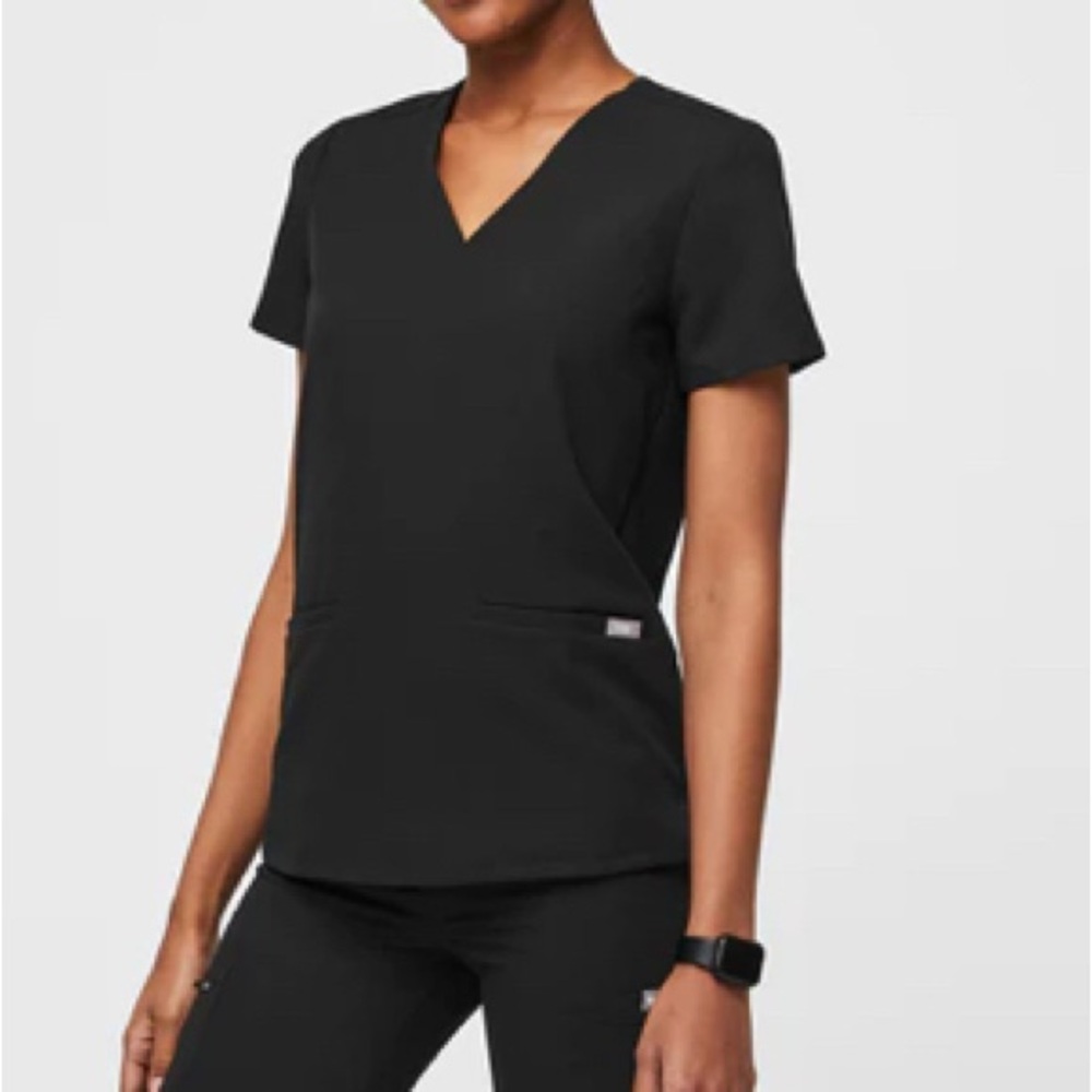 FIGS Casma Three-Pocket Scrub Top